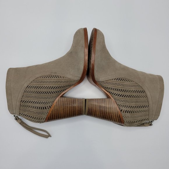 Coach Honey Suede Beige Block Heel Women's Shoes Q1963 US Size 6B - Picture 6 of 8